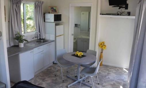 Mataranka Roadhouse Motel Dış mekan fotoğraf