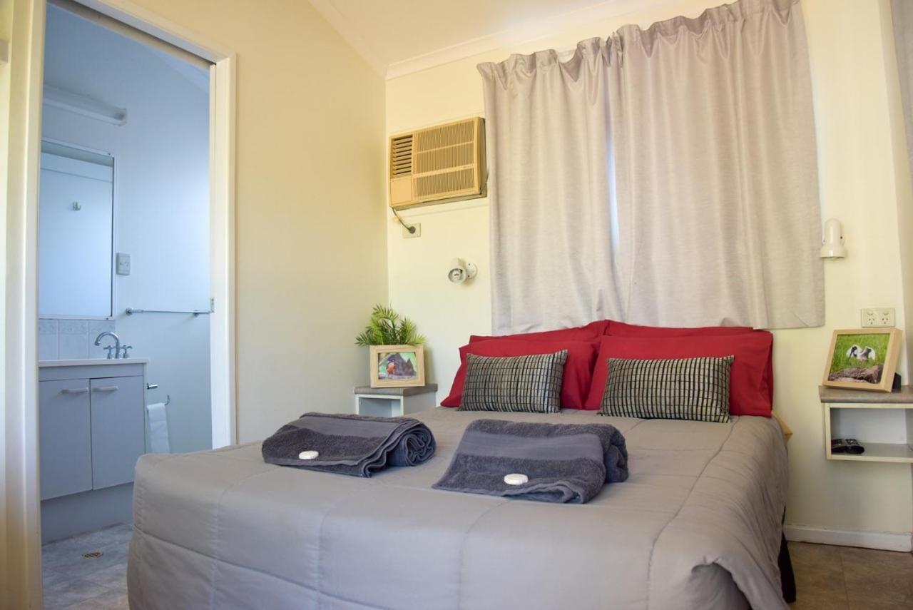 Mataranka Roadhouse Motel Dış mekan fotoğraf